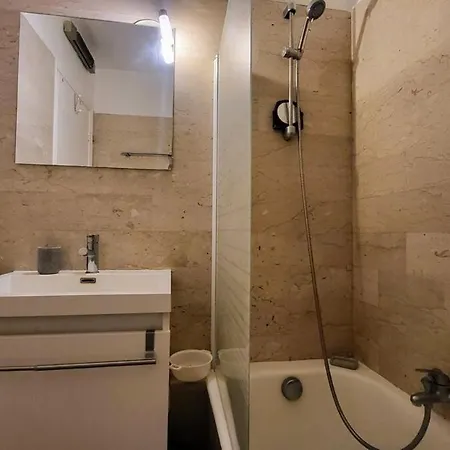 Wehost Etoile De 2lits 4pers A Pied * Ницца